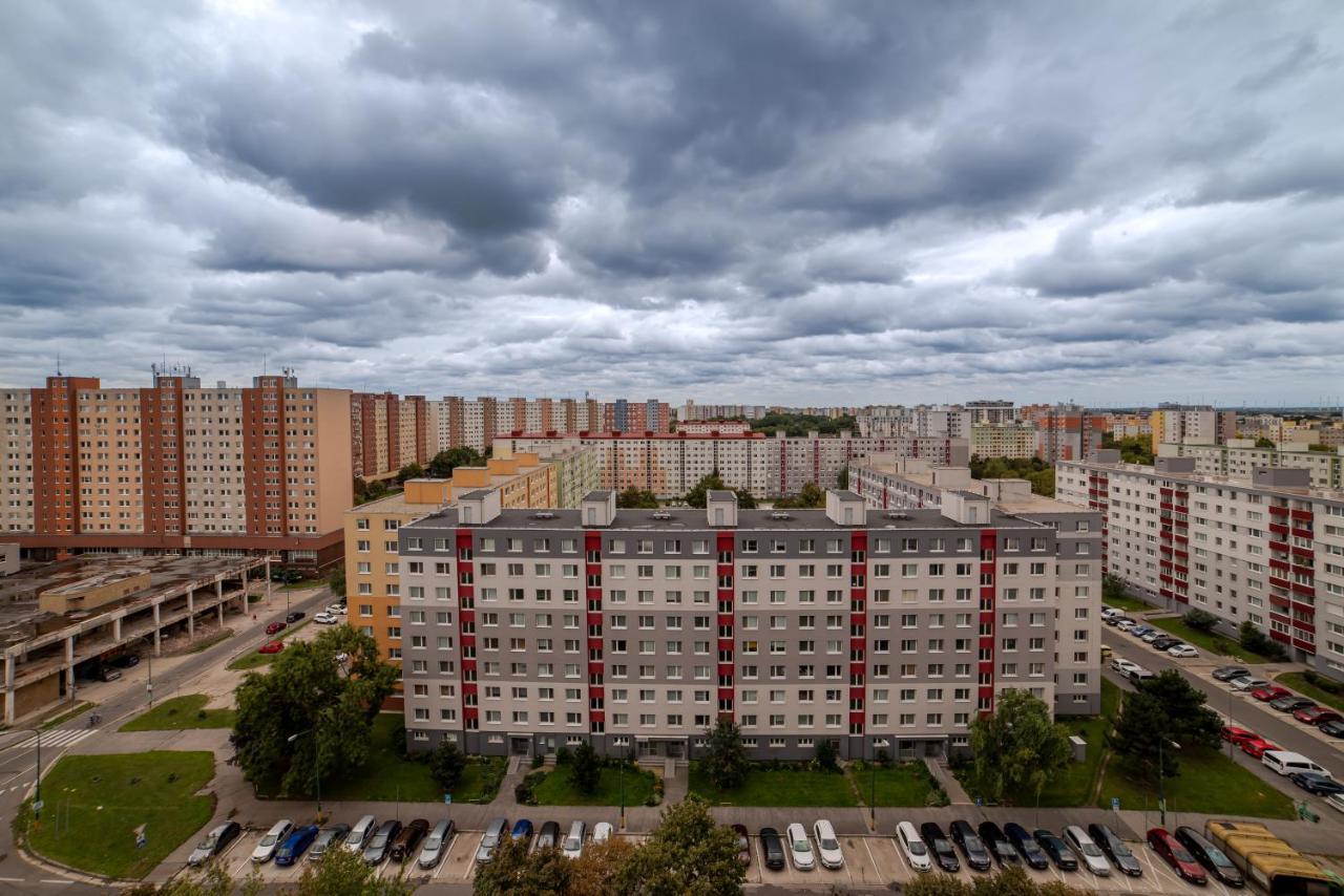 Strawberry Apartment 브라티슬라바 외부 사진